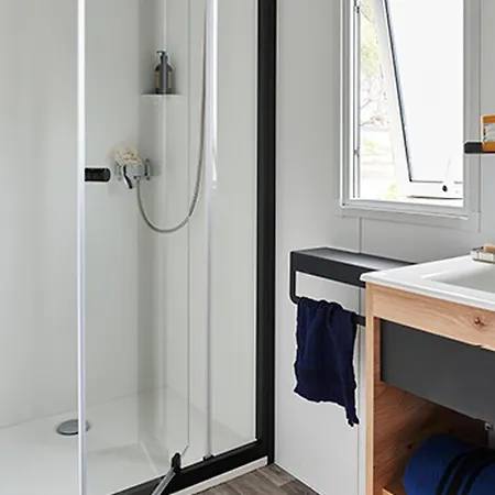 Mobil-home Avec Terrasse A Hyeres, Ideal Pour 4 Personnes - Api-1-52-1135 * Hyères