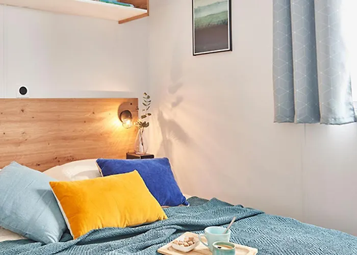 Mobil-home Avec Terrasse A Hyeres, Ideal Pour 4 Personnes - Api-1-52-1135 Camping Hyères