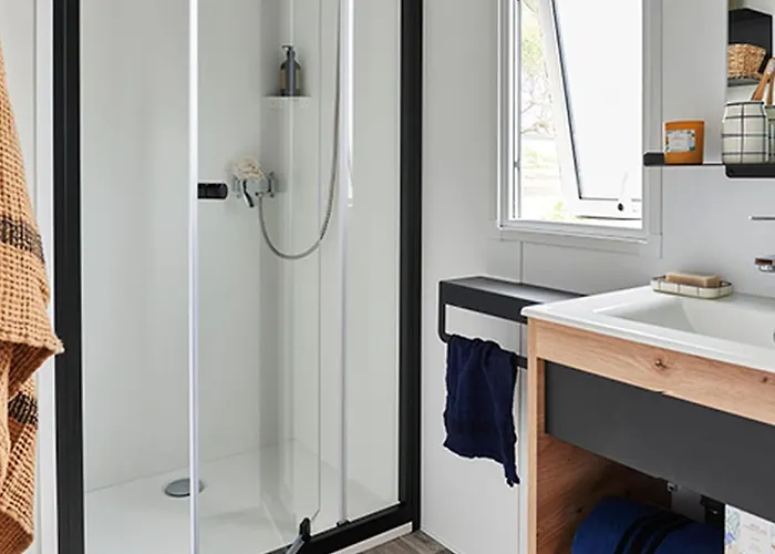 Mobil-home Avec Terrasse A Hyeres, Ideal Pour 4 Personnes - Api-1-52-1135 * Hyères