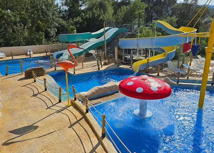 Mobil-home Avec Terrasse A Hyeres, Ideal Pour 4 Personnes - Api-1-52-1135 Camping Hyères