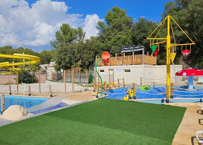 Camping Mobil-home Avec Terrasse A Hyeres, Ideal Pour 4 Personnes - Api-1-52-1135