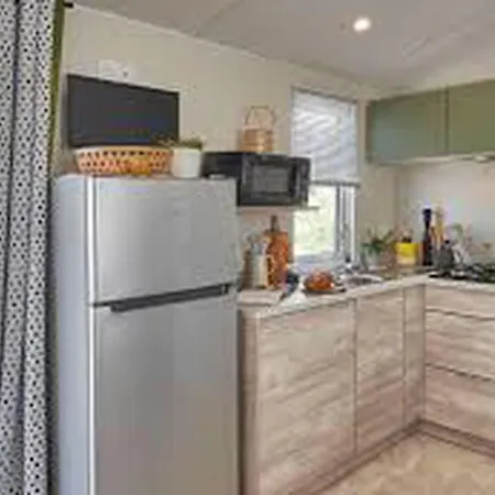 Mobil-home Avec Terrasse A Hyeres, Ideal Pour 4 Personnes - Api-1-52-1135 Kamp alanı