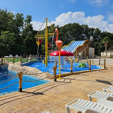 Mobil-home Avec Terrasse A Hyeres, Ideal Pour 4 Personnes - Api-1-52-1135 Kamp alanı *